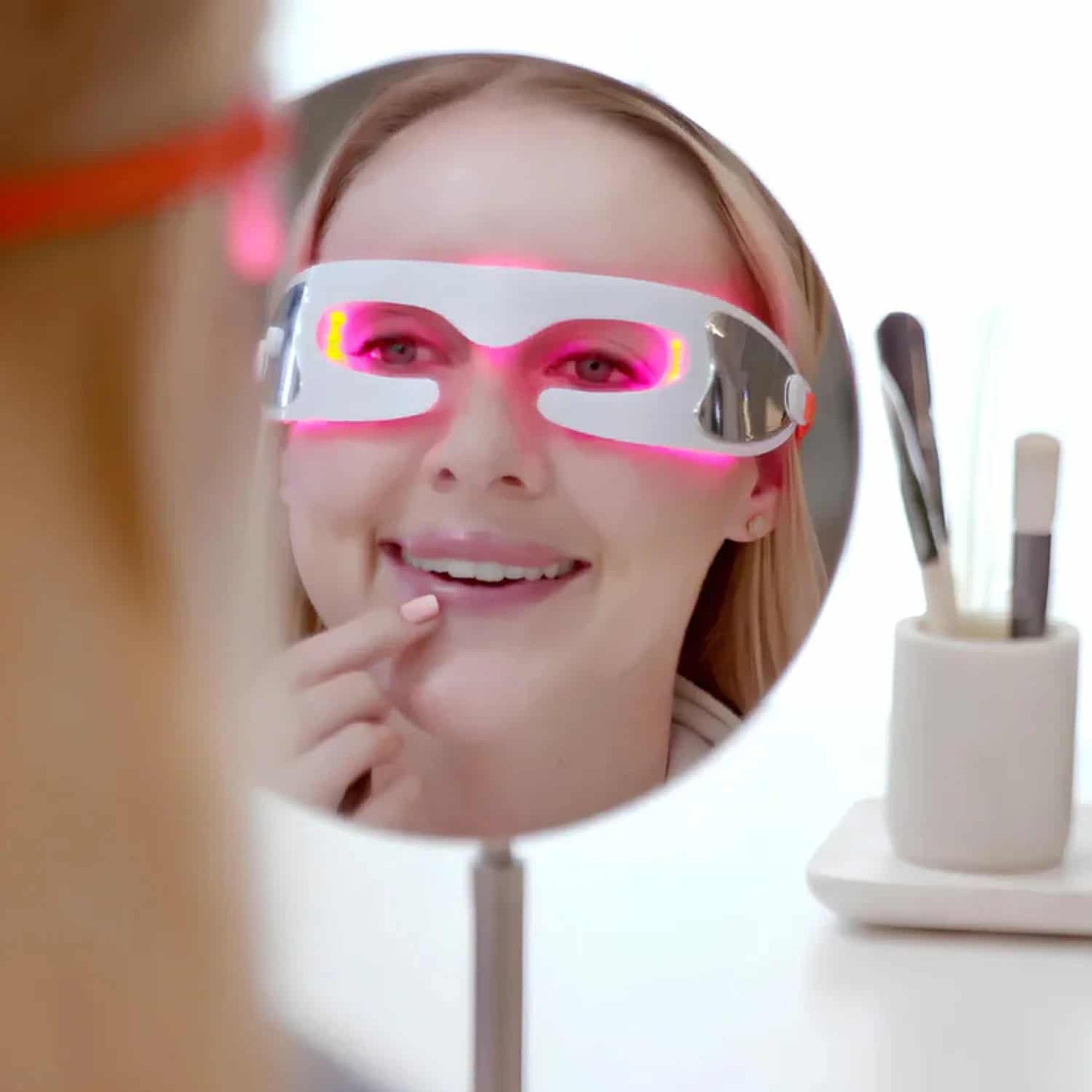 Lumévera EyeRevive – Red Light Therapy Eye Massager for Dark Circles & Puffiness