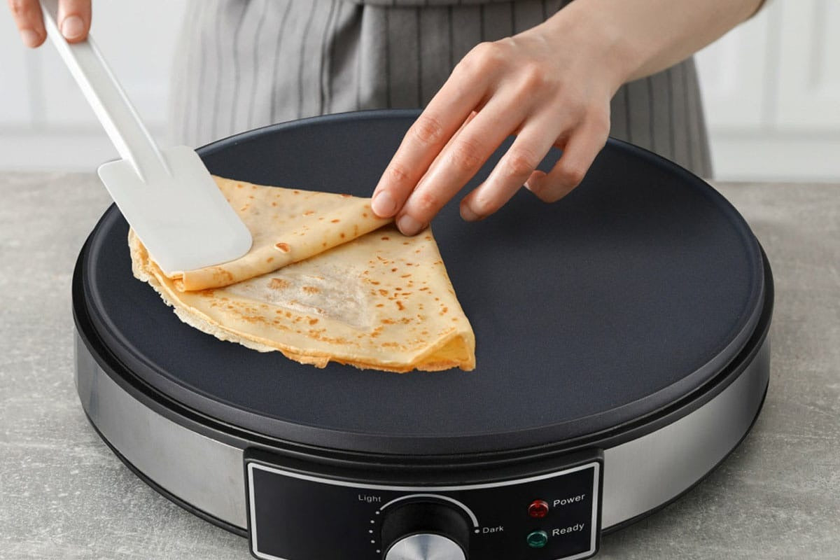 GlideCrêpe Pro – Premium Non-Stick Electric Crepe Maker